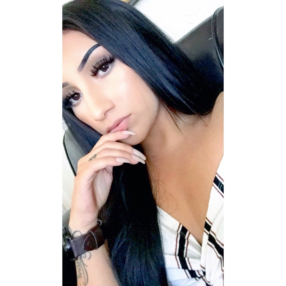 Meet your Posher, Reyna